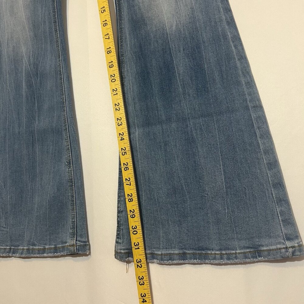Flamingo Women’s Jeans Mid Rise Flare Leg Size Large Blue Fly Buttons Stretch - Picture 7 of 10